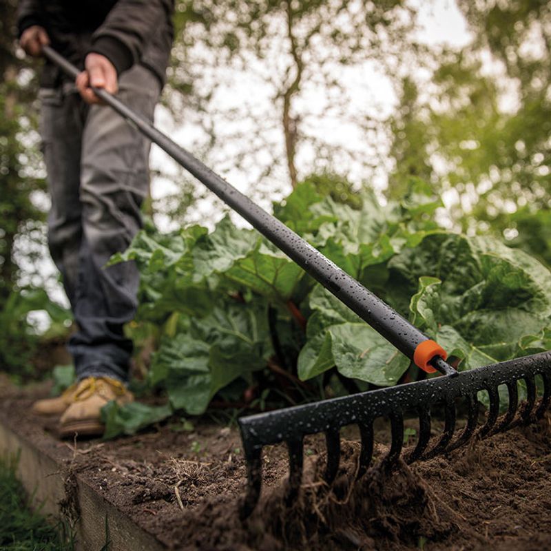 Fiskars Solid Soil Rake