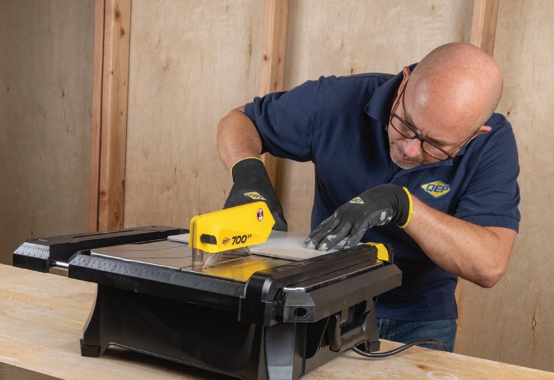 QEP-brand-22700Q-700XT-three-quarter-HP-wet-tile-saw